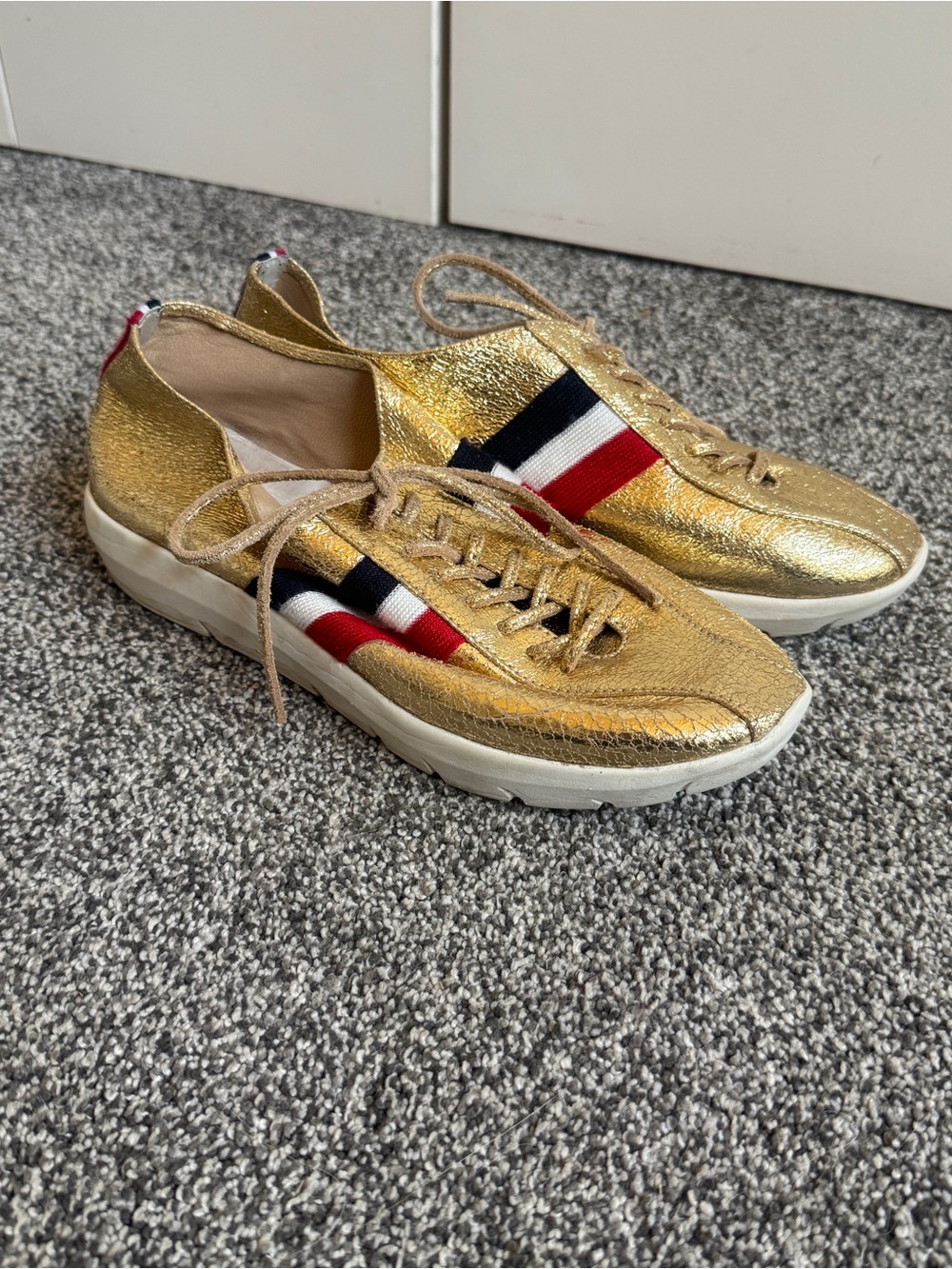 Jeffrey Campbell Motion 2 Gold Metallic Leather Sneakers Stripe Shoes Women’s 8 - Picture 4 of 11